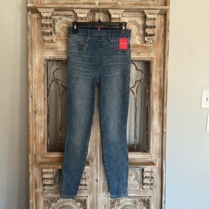 NWT SPANX Skinny Jean in Light Vintage Wash Small